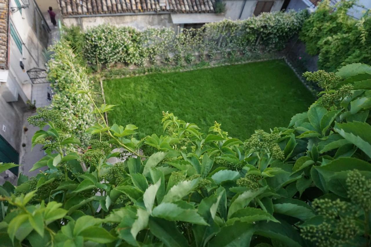 Bed and Breakfast Palazzo De Fabritiis Rosciano  Екстер'єр фото